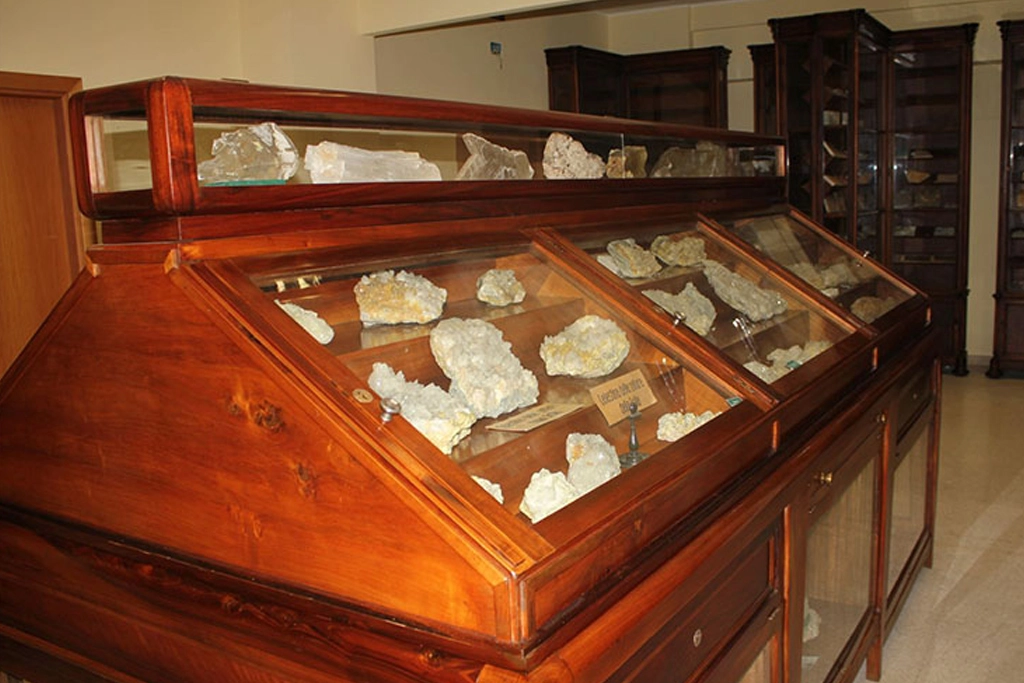 Museo di Mineralogia, Petrografia e Vulcanologia