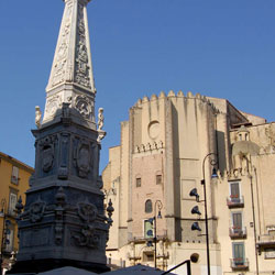 Napoli: tour storico di origini, culti e leggende