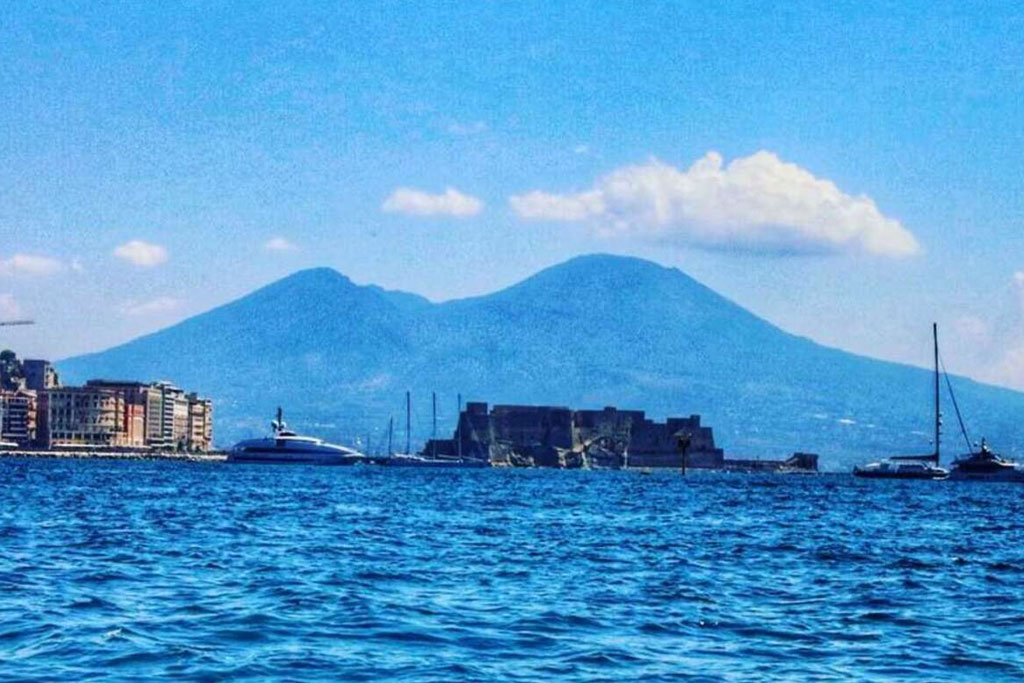 Golfo di Napoli: tour in barca per piccoli gruppi