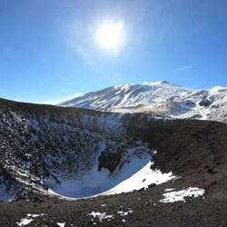 Etna: trekking tra i crateri dell'eruzione del 2002