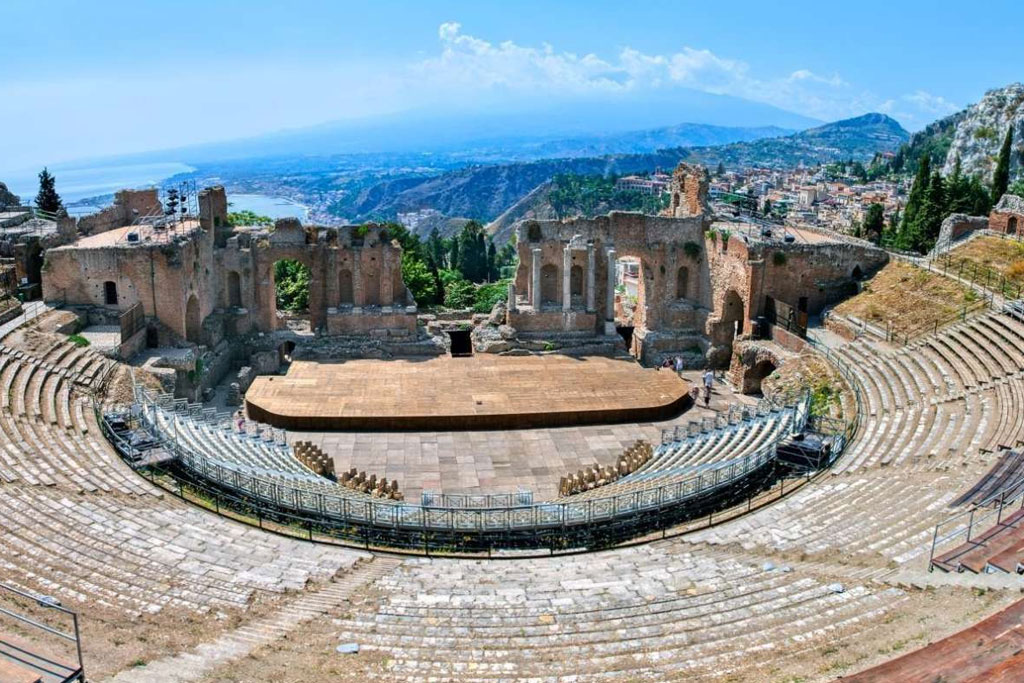 Gemme siciliane di Taormina e dell'Etna: tour da Cefalù