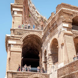 Colosseo, Foro Romano e Navona: tour privato prioritario