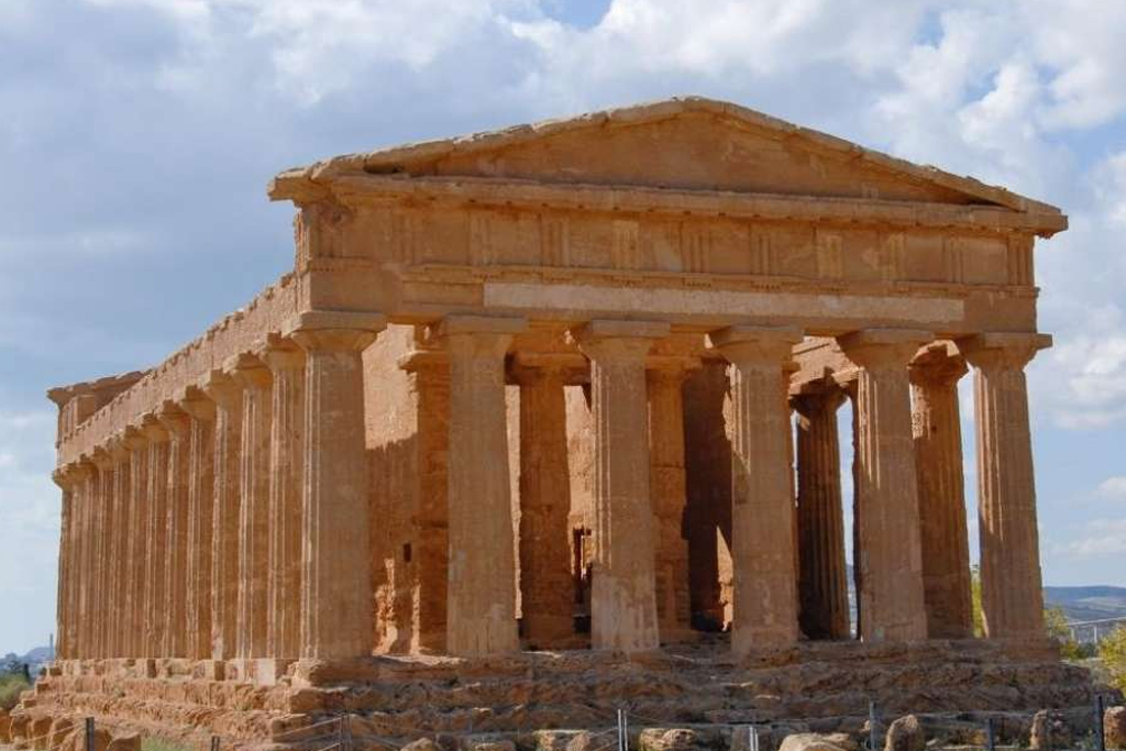 Da Palermo a Siracusa: transfer privato e tour di Agrigento