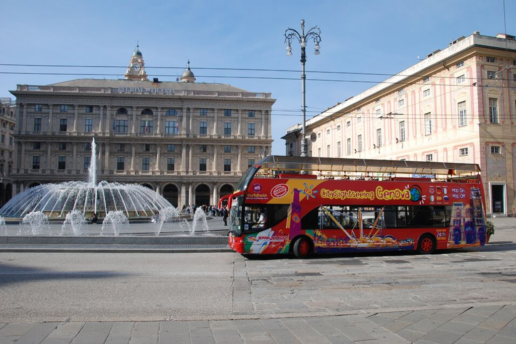 Genova: biglietto da 24 o 48 ore per il tour Hop-on Hop-off