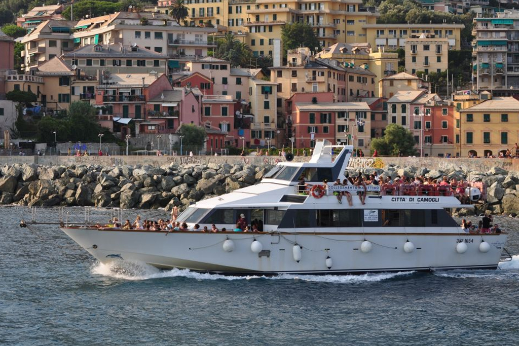 Da Genova: Camogli Day Trip in traghetto