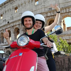  Roma: noleggio Vespa Primavera 125cc per 24, 48 0 72 ore
