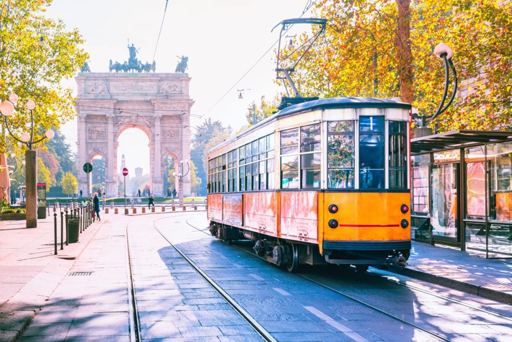 Milano: Tessera Trasporti Pubblici con App Audioguide