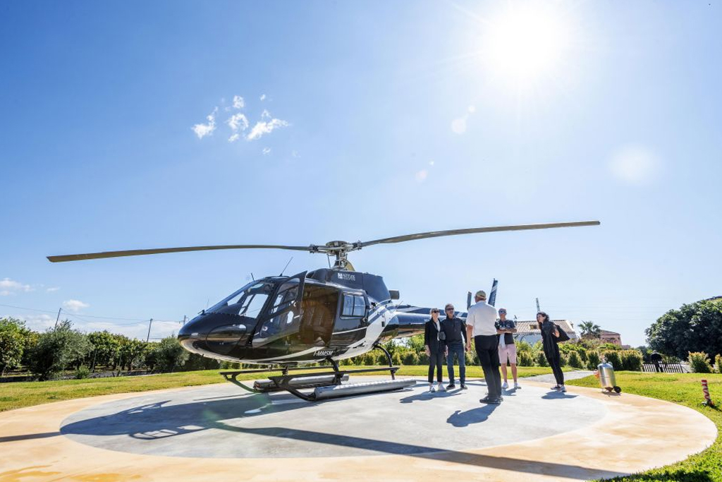 Tour privato in elicottero dell'Etna di 30 minuti da Fiumefreddo