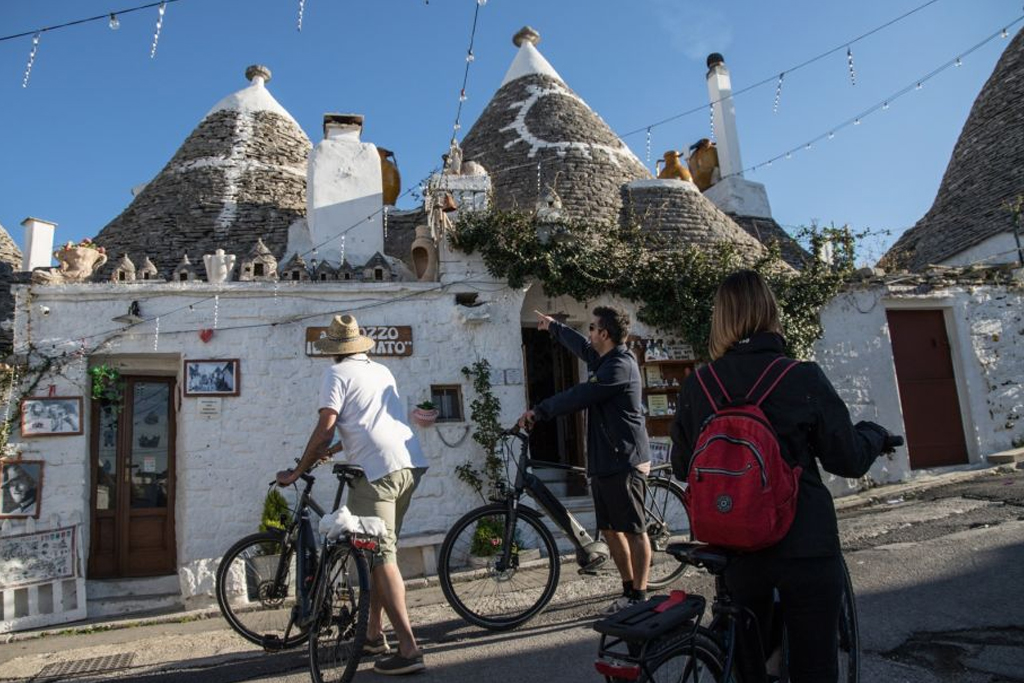 Tour in e-bike di Alberobello. Visita un allevamento di asini e un mulino