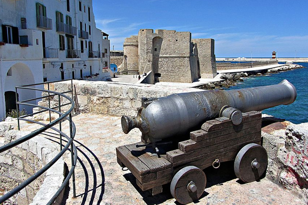 Monopoli: tour a piedi della città